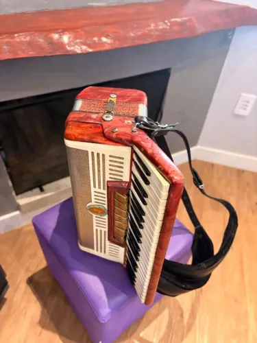 Acordeon Veronese 120 baixos com 7 Registros Antigo!!!!