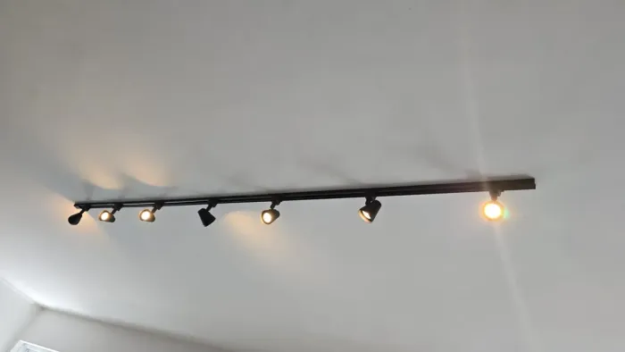 Trilho de luz.  3m com 7 Spots Led
