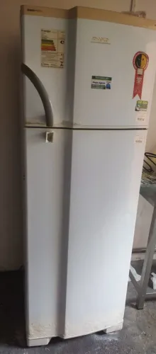 Geladeira grande funcionando perfeitamente