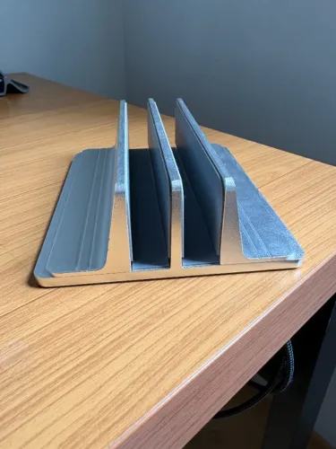 Suporte Notebook Vertical Metal