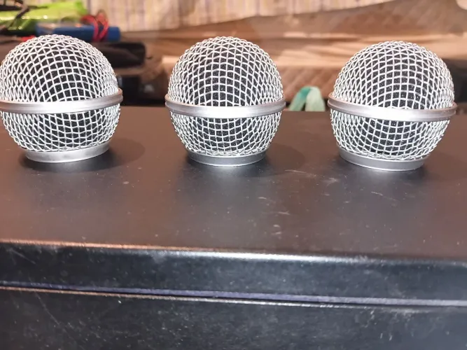 3 globos metálicos usados para microfone com espuma interna base rosqueavel de 35mm