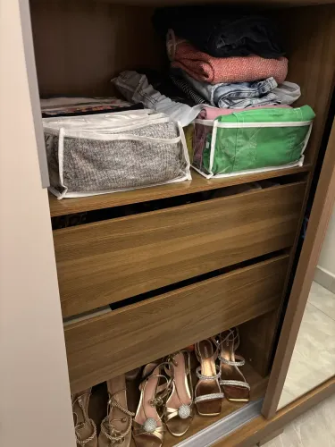 Guarda roupa três portas de correr c/ espelho
