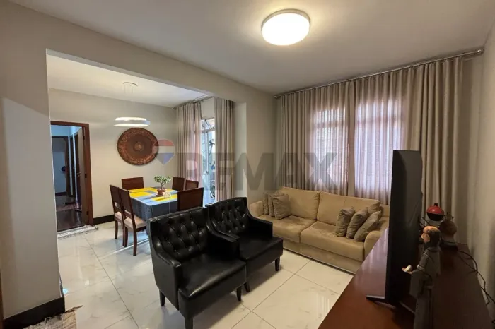Apartamento de 3 Quartos com 2 Vagas no Sagrada Família