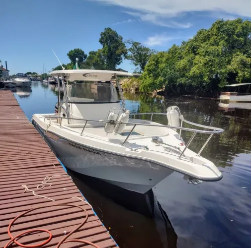Lancha Fishing Cabin 26.5 Pés Motor Suzuki 250HP 4T 2008