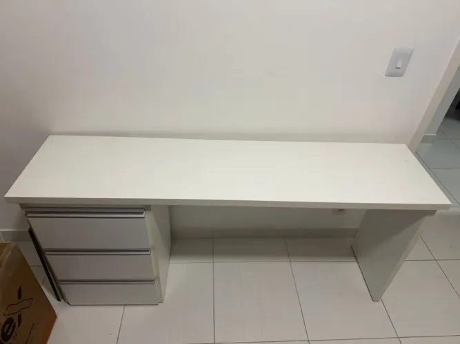 Vendo escrivaninha MDF