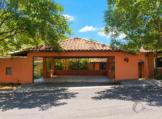 Casa em Condomínio para Locação em Cotia-SP - San Diego Park: 3 quartos, 3 suítes, 3 salas