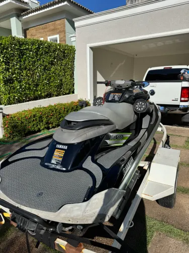 Vendo JET SKI FZR 3 lugares 