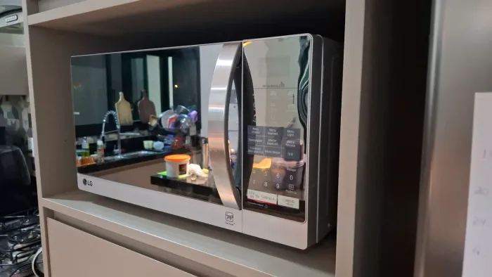 Micro-ondas LG MH7057Q Inox função Grill