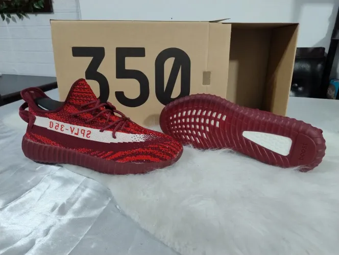 Tênis yezzy boost masculino 43