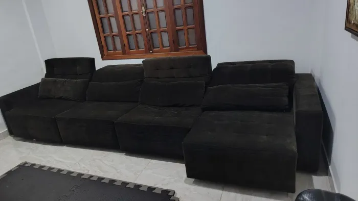 Sofá de dois módulos retrátil e reclináveis. Totalizando os dois módulos 4m largura