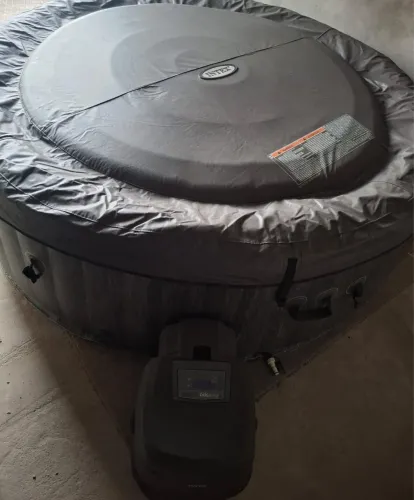 OFURÔ INFLÁVEL INTEX LUXO SEMInovo - 6 PESSOAS | ÁGUA QUENTE ATÉ 40°C .