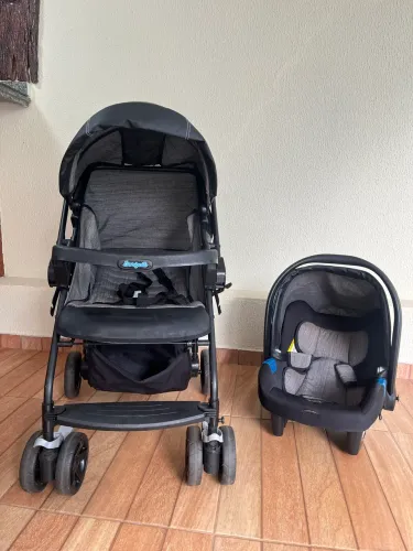 Carrinho de bebê + bebê conforto