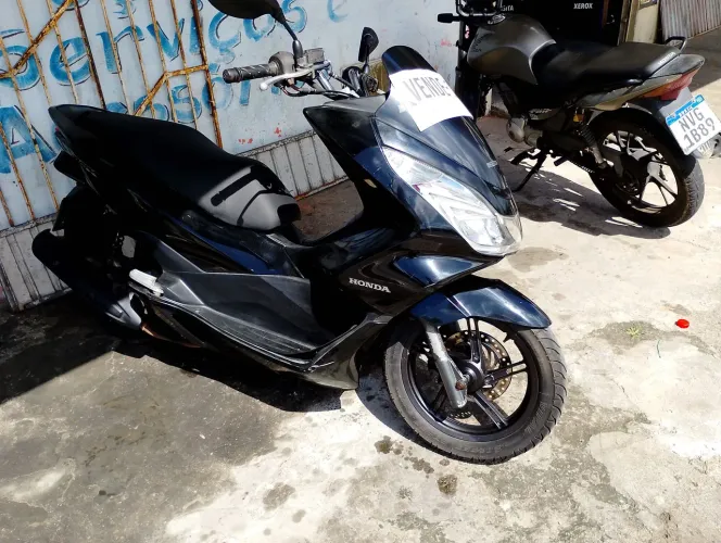Vende-se essa PCX