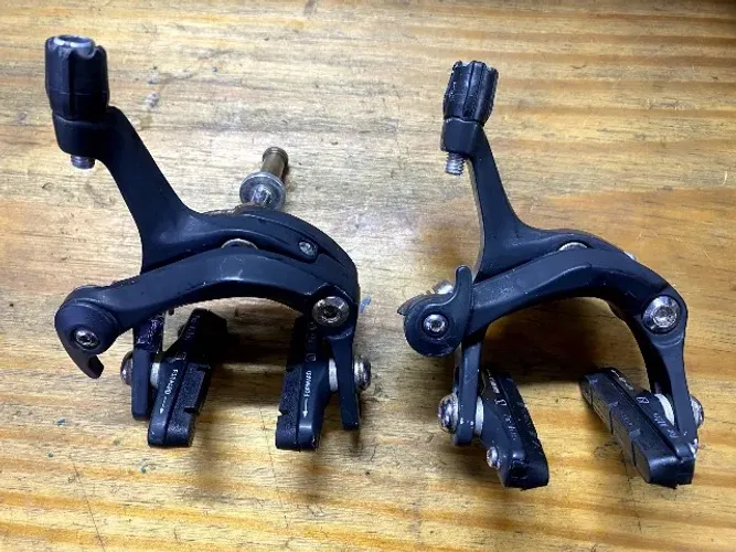Vendo par de ferraduras de freio para bicicleta Speed.