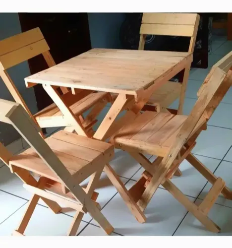 Mesa de madeira com 4 cadeira dobravel e promoção retirada en santa Rita zap *