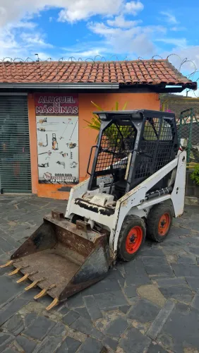 Mini carregadeira bobcat mod s70 5,600 horas totais 