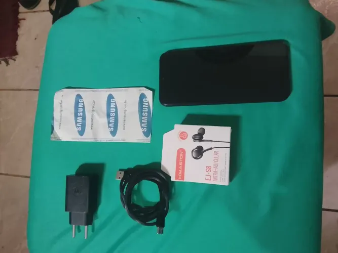 Vendo celular Samsung a14 128 GB com nota sem trinco todo bom 