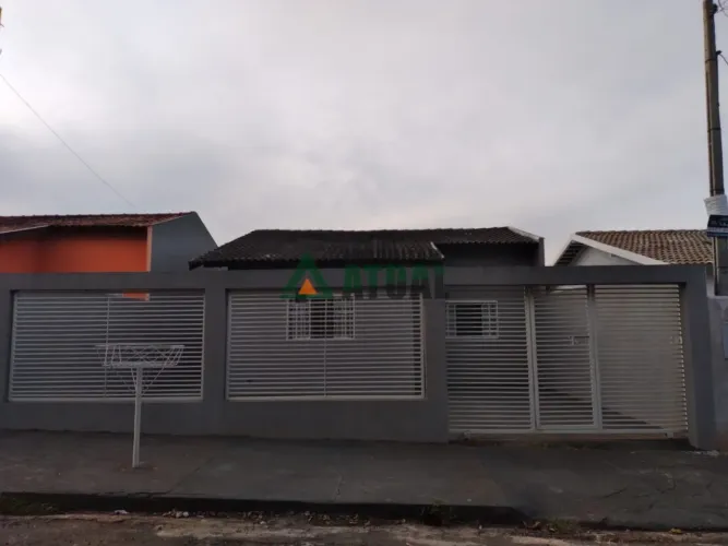 CASA COM 3 QUARTOS A VENDA NA REGIÃO SUL DE LONDRINA.