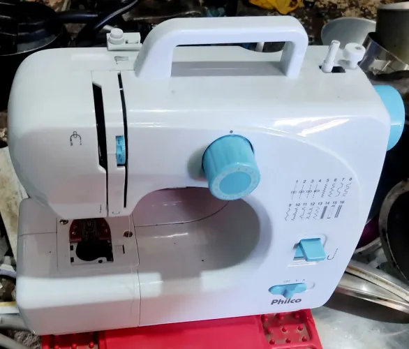 Máquina de Costura Elétrica Philco PMC16BP Bivolt