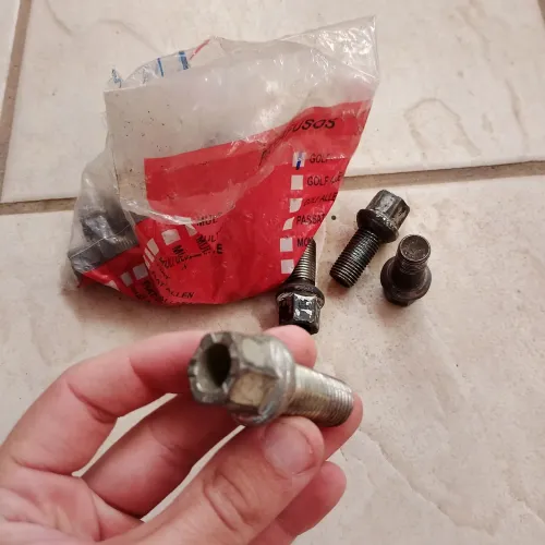 Parafusos de rodas originais golf e bora mk4