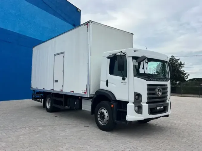 Caminhão Volkswagen 17.210 Branco 4x2 Baú Furgão Vw 17210