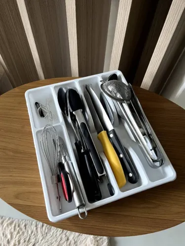 Kit Completo de Utensílios de Cozinha - Facas, Pegador, Colheres de Servir e mais