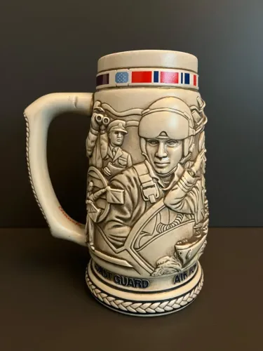 Caneco de chopp Ceramarte Avon militar 