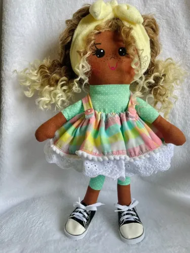 Boneca de tecido 