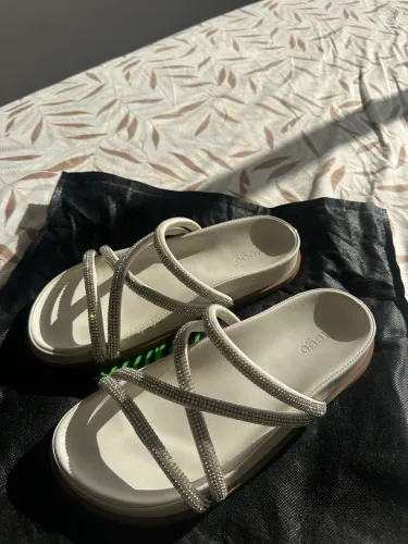 Sandália Prego off white