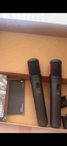 Vendo dois microfones jbl sem fio