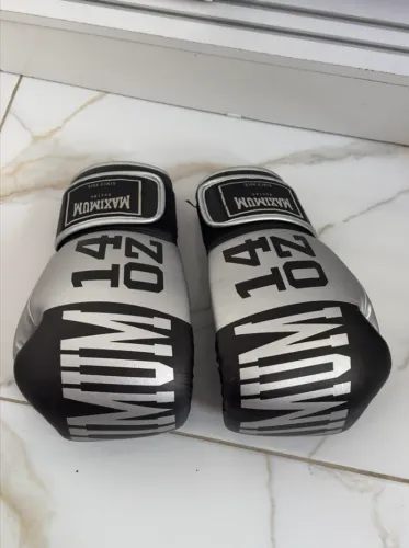 Luva de Boxe e Muay Thai Maximum 14 OZ - NOVA