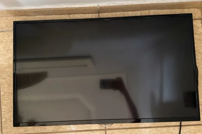 TV smart AOC 32? polegadas *com defeito* 