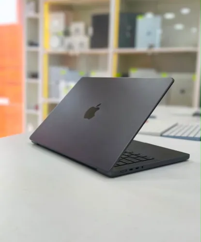 MacBook Pro A2991 Ano: 2023