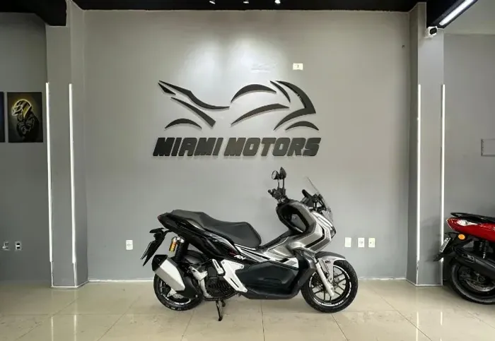 ADV 150 2023- Apenas 25Mil km