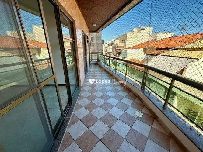 Lopes Enjoy Vende Apartamento 3 quartos, 93 m2 , 2 vagas, quadra praia, posto 9 !