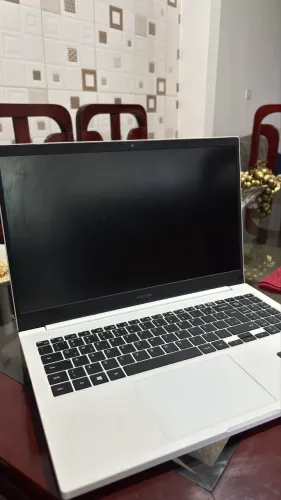 Samsung book intel celeron 4GB RAM . 500GB
