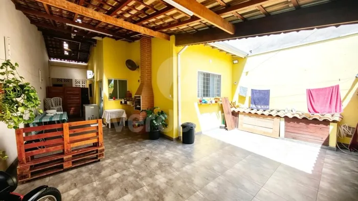 Casa com 2 quartos, área gourmet, vagas no Jardim San Diego em Campinas-SP.