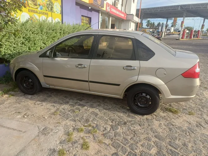 Ford Fiesta Sed. Personnalite 1.0 8V 4P 2006