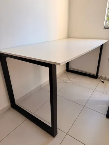 Escrivaninha branca 150x75cm
