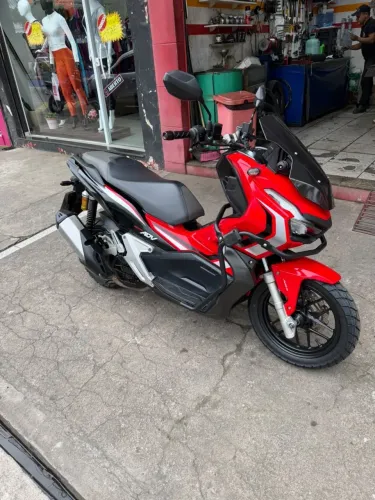 Vendo ADV 150CC 2022