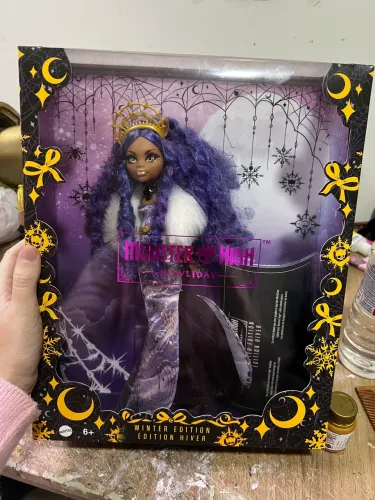 Clawdeen Wolf Howliday Winter Edition