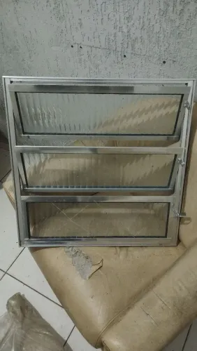 Vendo vitrô de alumínio!!!