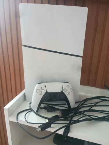 Playstation 5 mídia digital (pouco tempo de uso e vai na caixa)