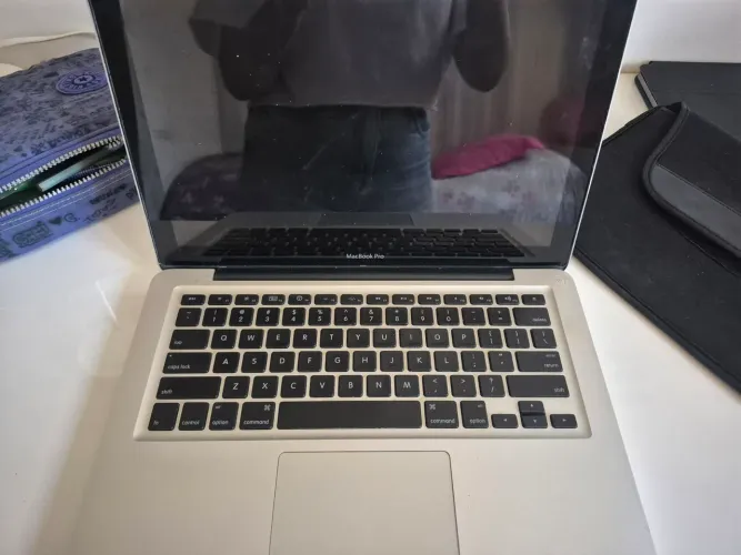 Macbook Pro 2010 - Apple