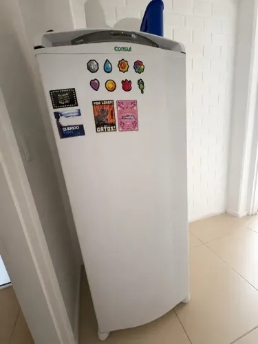 Geladeira Consul Frost Free 300 litros Branca com Freezer Supercapacidade - CRB36AB 110V