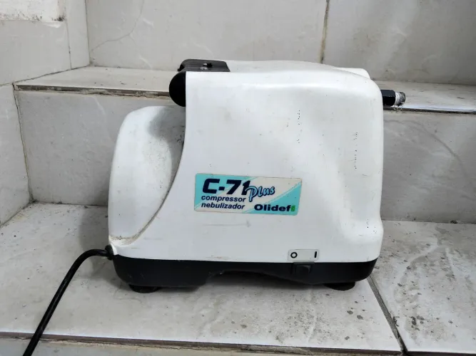 Nebulizador de clínica profissional faz nebulizador em 4 pessoas de uma vez