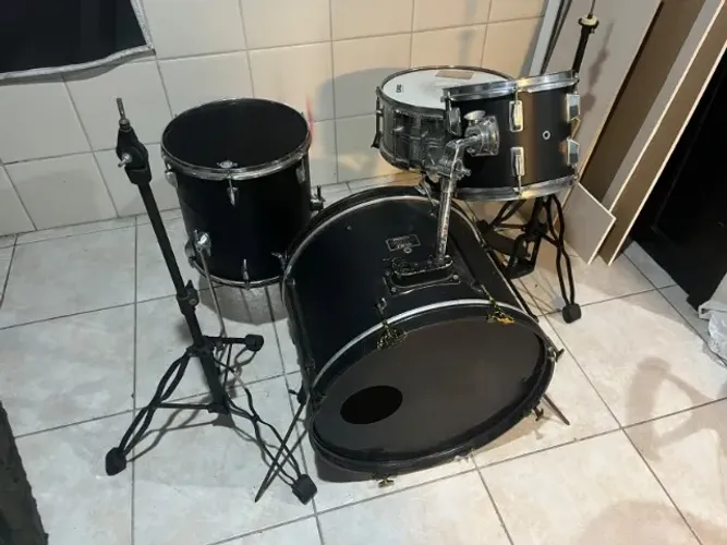 Bateria completa (menos pratos)