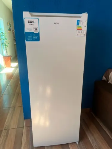 Freezer vertical Eos Ecogelo 176 litros - apenas 2 meses de uso - super novo