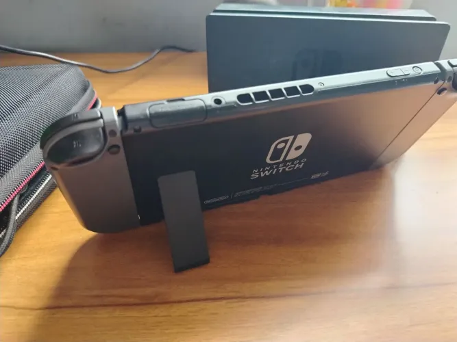 Nintendo switch v1 desbloqueado Troco Monitor ou TV