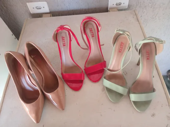 Scarpin mais sandália